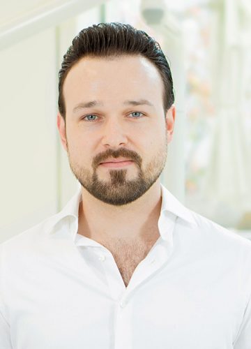 Dr_Andre_Layus_ZAHNARZTPRAXIS_DR_TAGHAVI